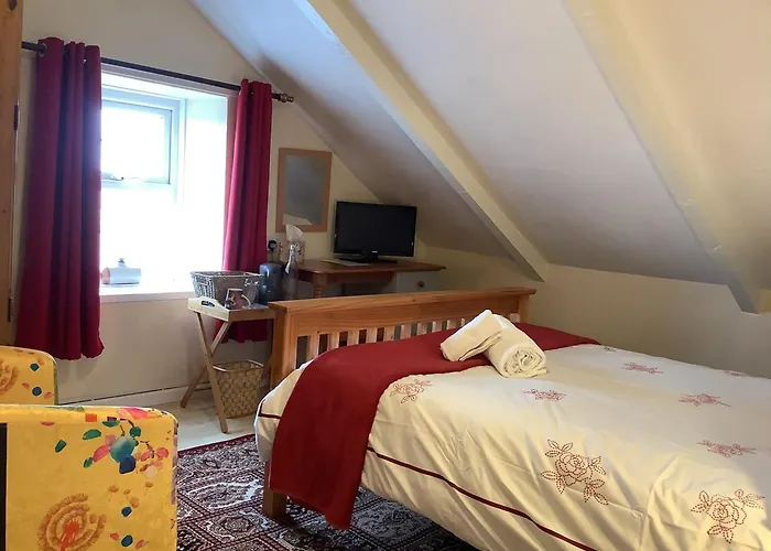 Haelarcher Farmhouse&Helicopter B&B