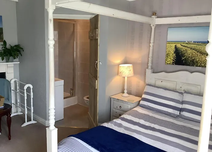 Haelarcher Farmhouse&Helicopter B&B